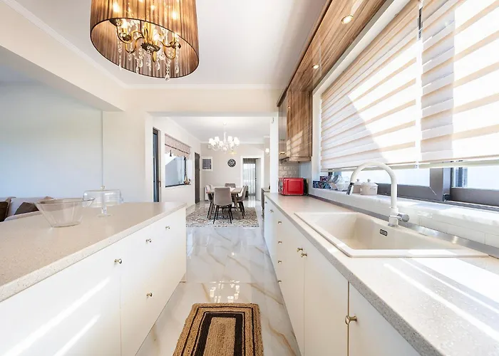 Olive Haven-3br-private Parking-balcony *