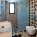 Olive Haven-3br-private Parking-balcony Kos Town