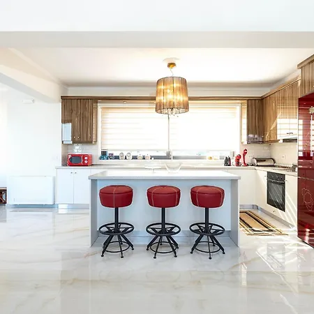 Olive Haven-3br-private Parking-balcony Appartement