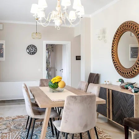 Olive Haven-3br-private Parking-balcony