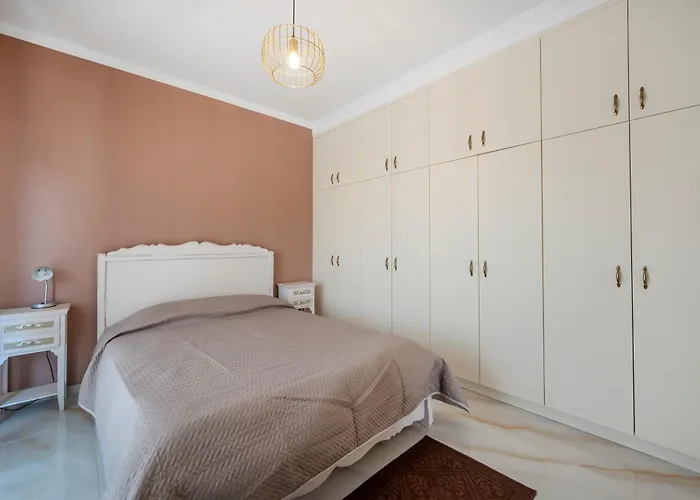 Olive Haven-3br-private Parking-balcony * コス・タウン