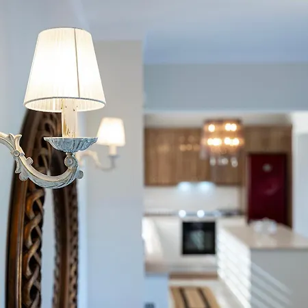 Apartment Olive Haven-3br-private Parking-balcony