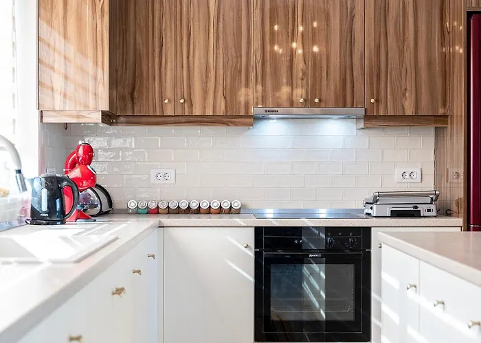 Apartment Olive Haven-3br-private Parking-balcony